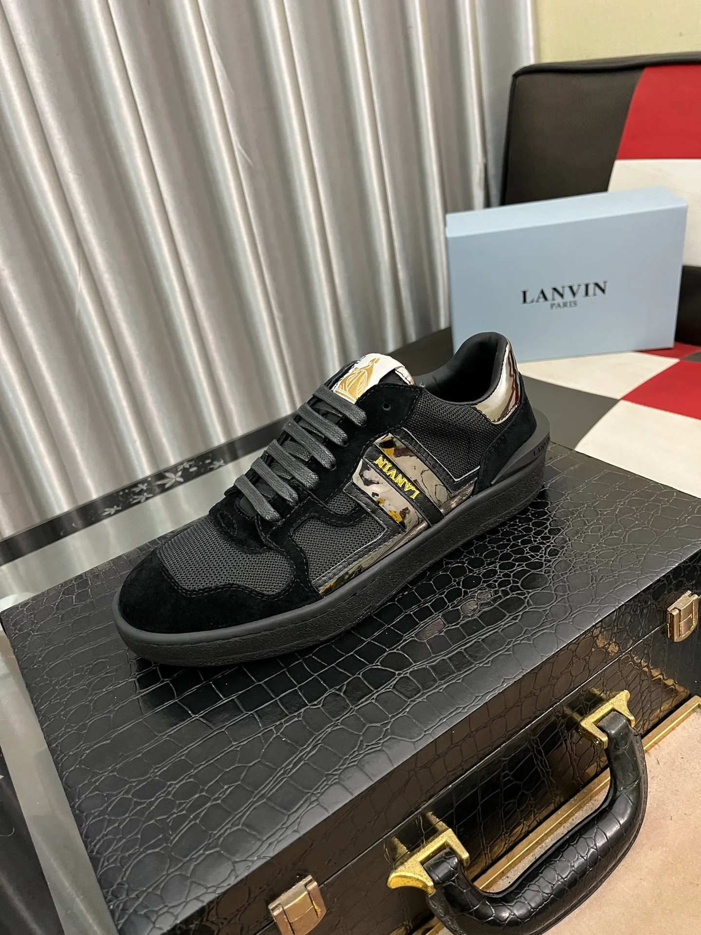 Men's men's shoes 💰540⌚️⌚️❗️Lanvin# Lanvin spring and summer series new colors latest lace up fashion casual forrest shoes running shoes ~ bumpr high quality couple series‼ ️ The latest trendy products of the season 🌈Many bloggers have started buying original models and custom-made them. The uppers are made of nubuck leather. They are very versatile, fashionable and casual, and are comfortable on the feet. Recommended for personal use! The original molded rubber backing with clear logo is wear-resistant. Standard code for couples: female code 35~40, male code 38-45